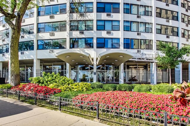 1150 N LAKE SHORE Drive 2B, Chicago, IL 60611