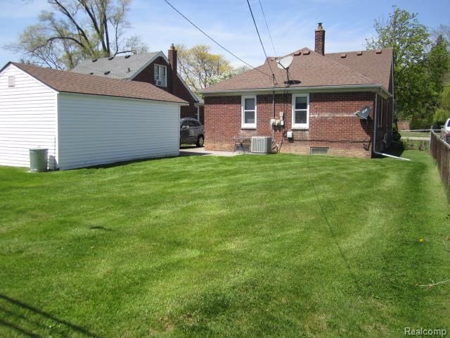 16346 Toepfer Drive, Eastpointe, MI 48021