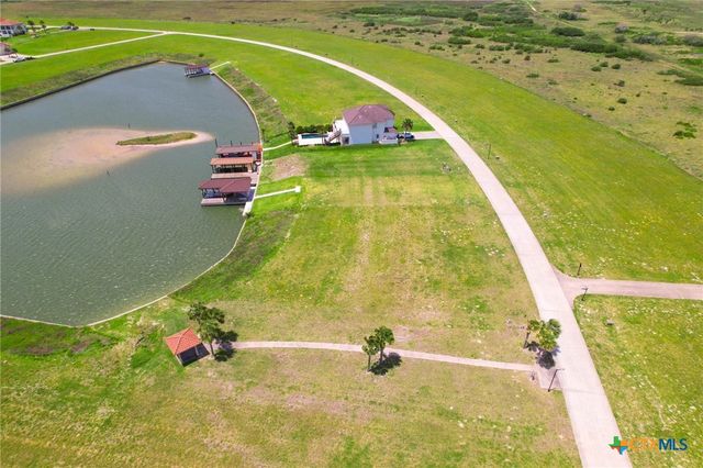 287 W Lago Loop Road, Port O'connor, TX 77982