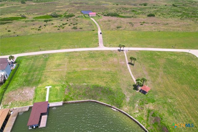 287 W Lago Loop Road, Port O'connor, TX 77982