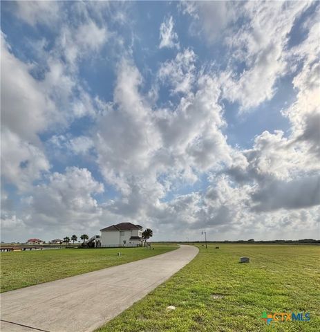 287 W Lago Loop Road, Port O'connor, TX 77982