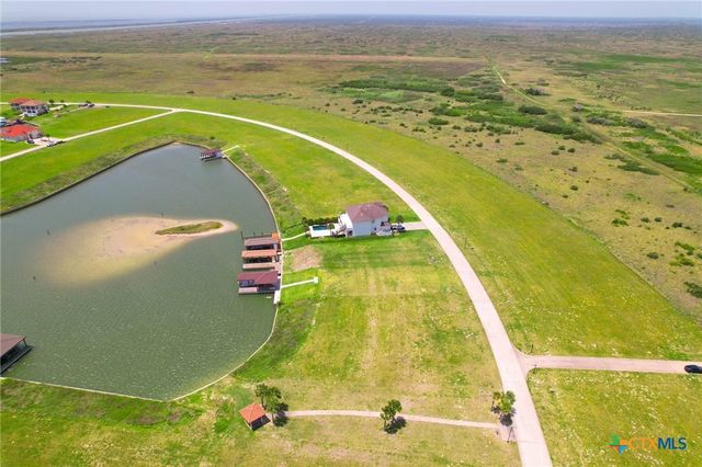 287 W Lago Loop Road, Port O'connor, TX 77982