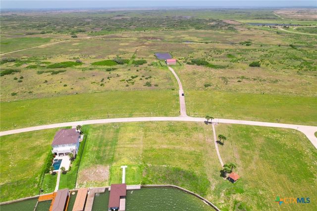 287 W Lago Loop Road, Port O'connor, TX 77982
