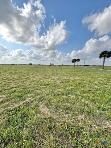 287 W Lago Loop Road, Port O'connor, TX 77982