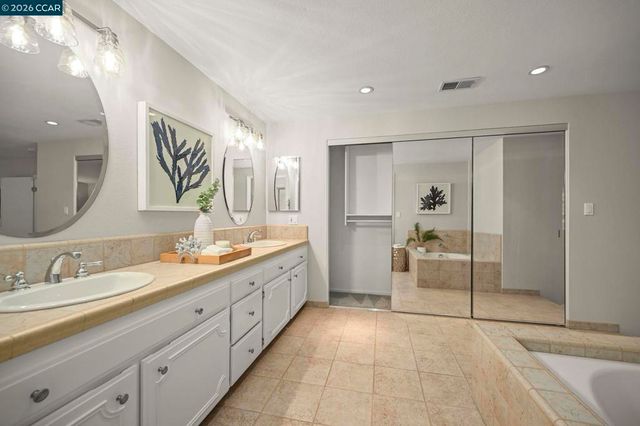 216 Royal Saint Ct, Danville, CA 94526