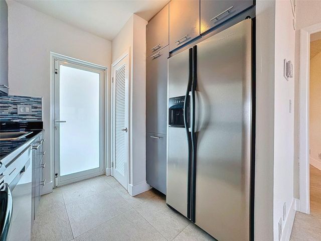 3250 NE 28th Street 809, Fort Lauderdale, FL 33308