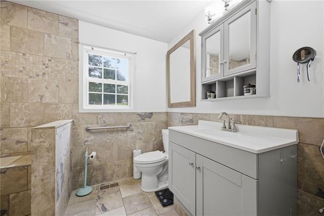 243 Bud Hardy Road SE, Calhoun, GA 30701
