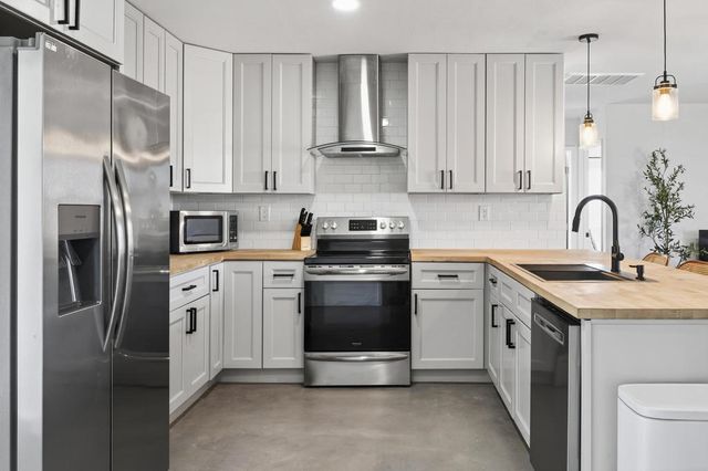 2071 Border Avenue, Joshua Tree, CA 92252