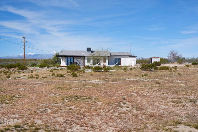 2071 Border Avenue, Joshua Tree, CA 92252