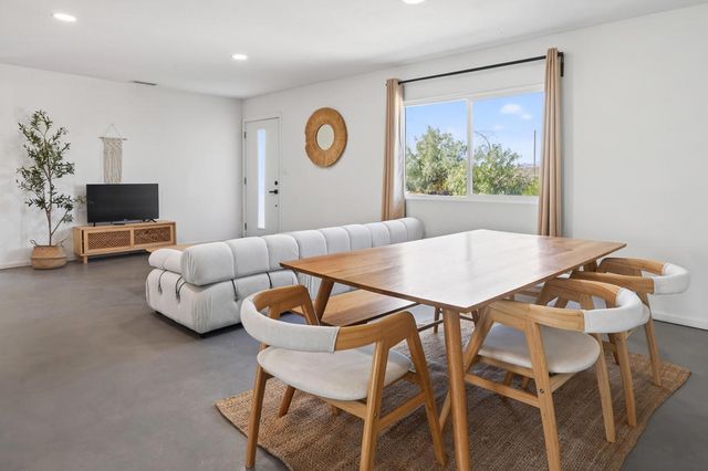 2071 Border Avenue, Joshua Tree, CA 92252