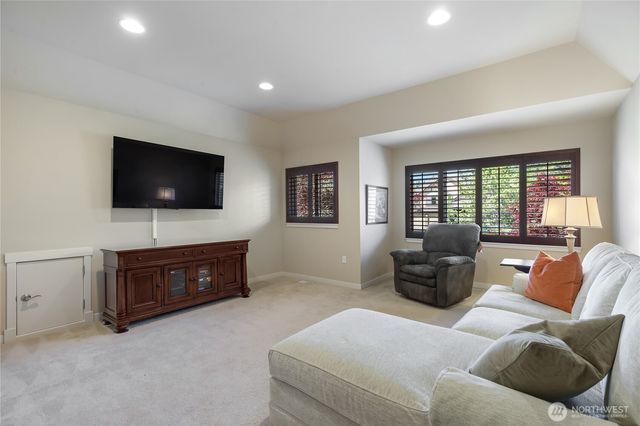23431 NE 10th Place, Sammamish, WA 98074