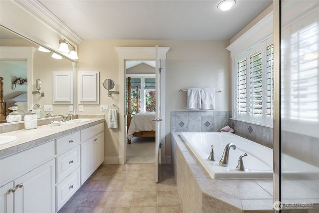23431 NE 10th Place, Sammamish, WA 98074