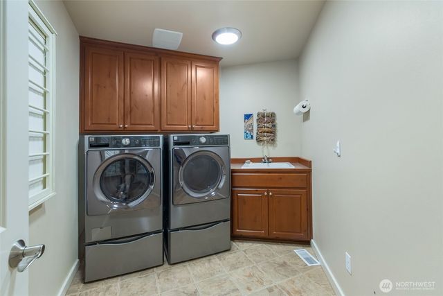 23431 NE 10th Place, Sammamish, WA 98074