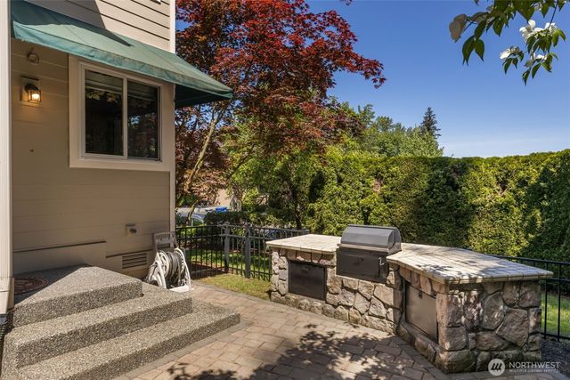 23431 NE 10th Place, Sammamish, WA 98074