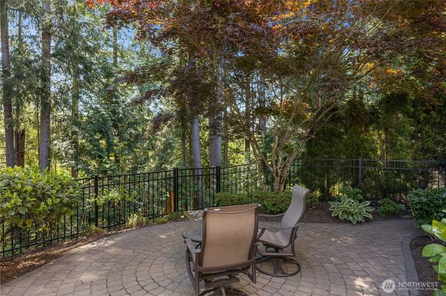 23431 NE 10th Place, Sammamish, WA 98074