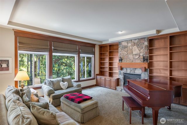 23431 NE 10th Place, Sammamish, WA 98074