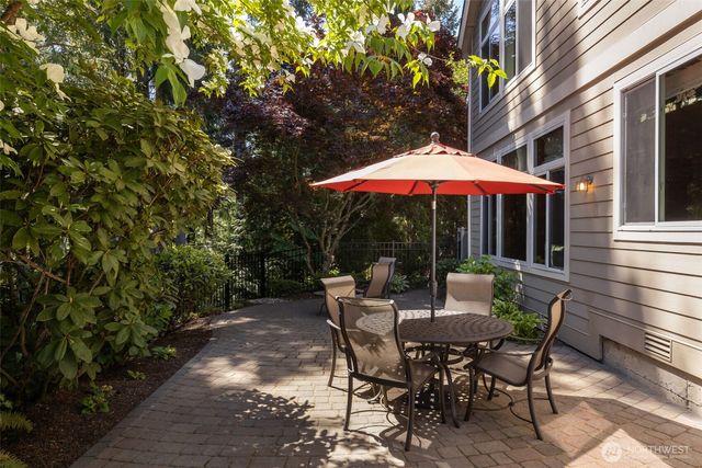 23431 NE 10th Place, Sammamish, WA 98074