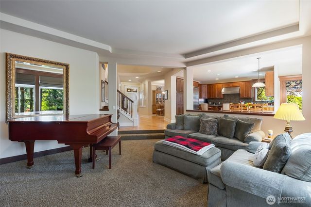 23431 NE 10th Place, Sammamish, WA 98074