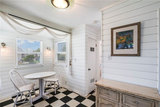 202 Trojan St, Port Aransas, TX 78373