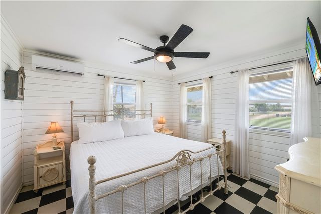 202 Trojan St, Port Aransas, TX 78373