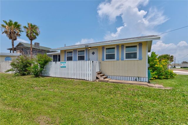 202 Trojan St, Port Aransas, TX 78373