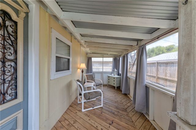 202 Trojan St, Port Aransas, TX 78373