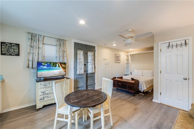 202 Trojan St, Port Aransas, TX 78373
