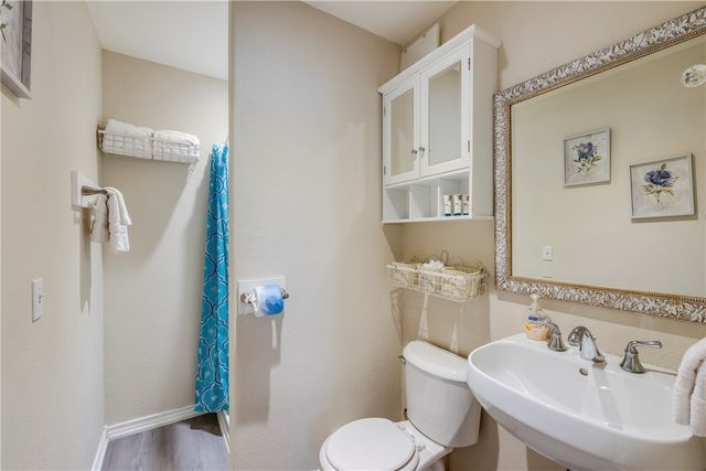 202 Trojan St, Port Aransas, TX 78373