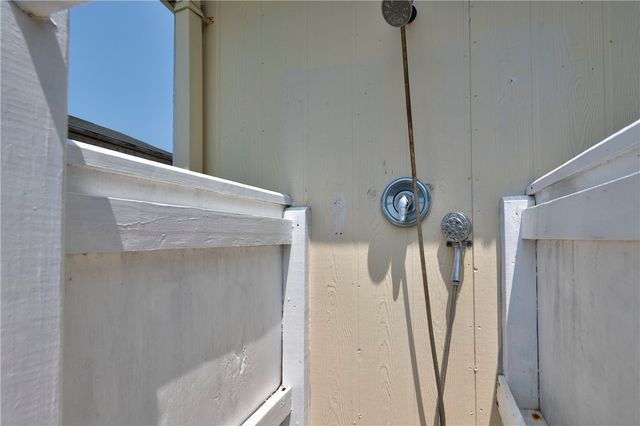 202 Trojan St, Port Aransas, TX 78373