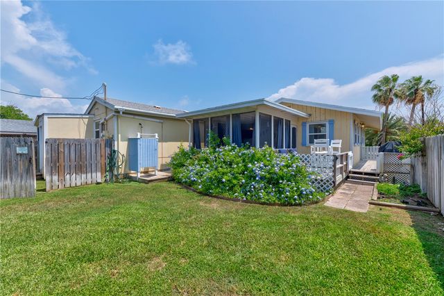 202 Trojan St, Port Aransas, TX 78373