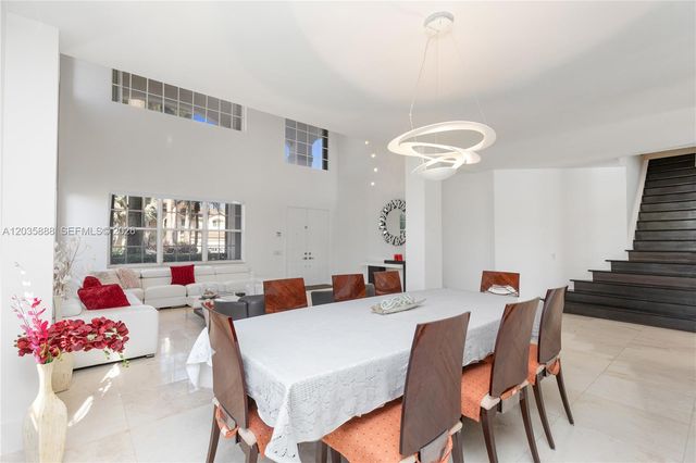 2505 Hunters Run Way, Weston, FL 33327