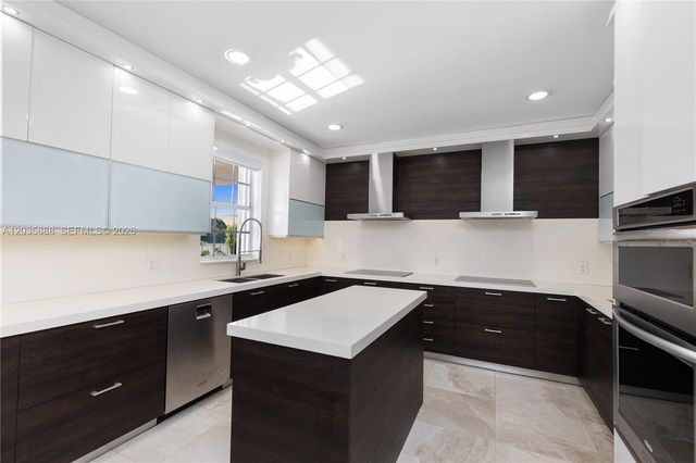 2505 Hunters Run Way, Weston, FL 33327