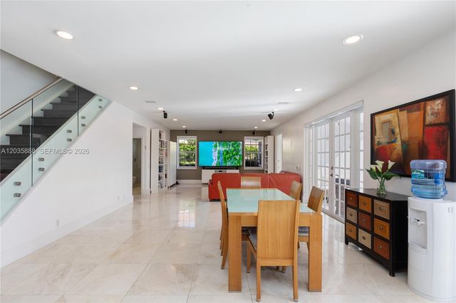2505 Hunters Run Way, Weston, FL 33327