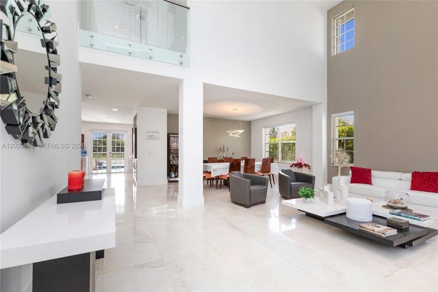2505 Hunters Run Way, Weston, FL 33327