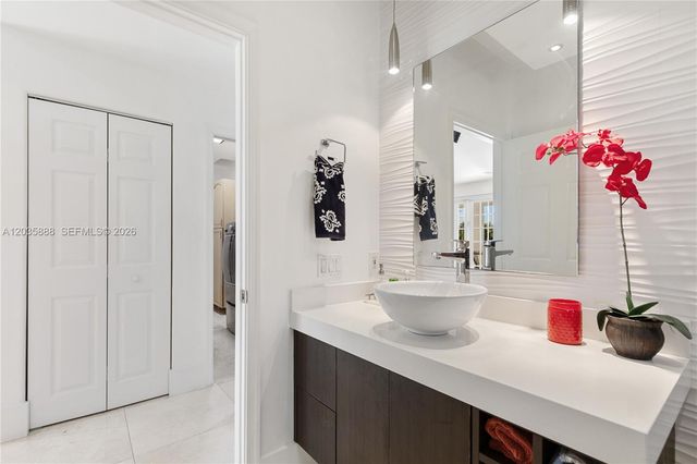 2505 Hunters Run Way, Weston, FL 33327