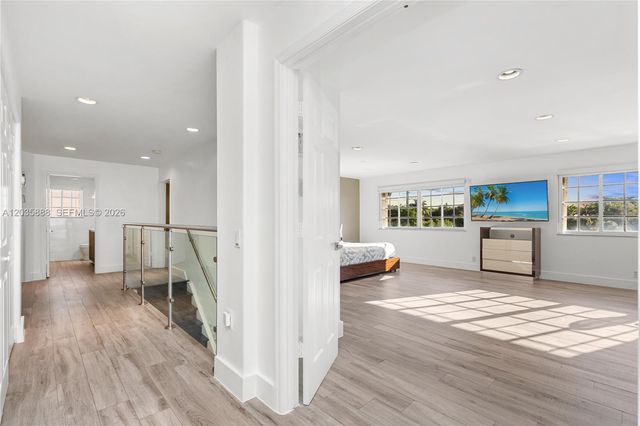 2505 Hunters Run Way, Weston, FL 33327