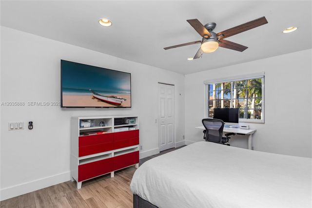 2505 Hunters Run Way, Weston, FL 33327