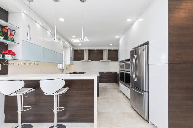 2505 Hunters Run Way, Weston, FL 33327