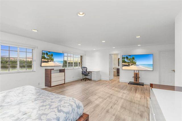 2505 Hunters Run Way, Weston, FL 33327