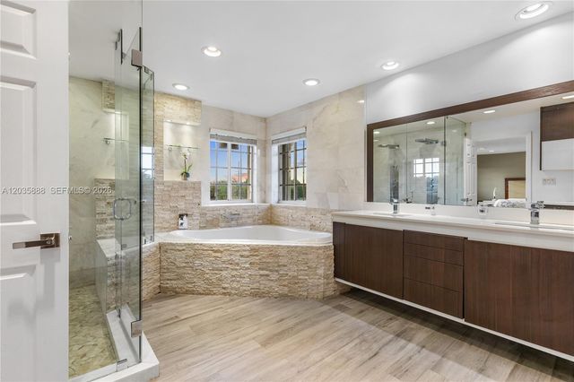 2505 Hunters Run Way, Weston, FL 33327