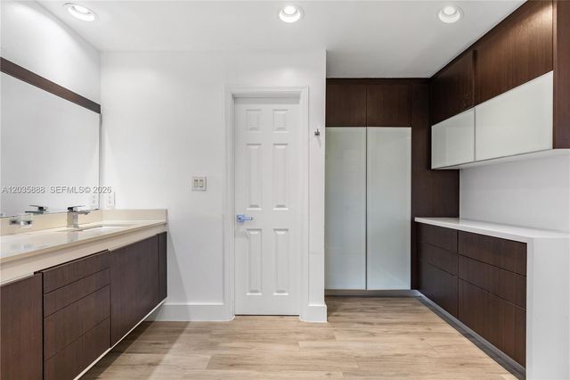 2505 Hunters Run Way, Weston, FL 33327