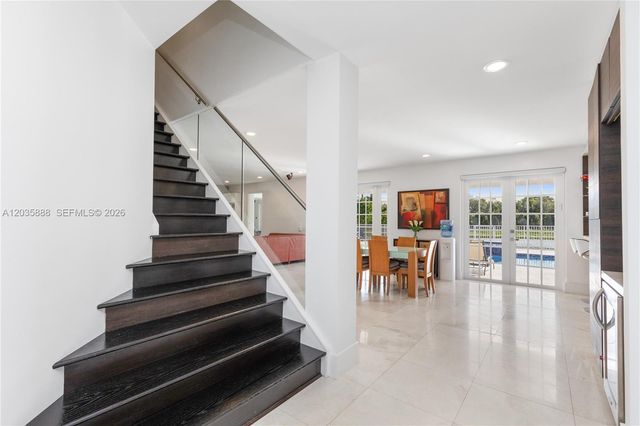 2505 Hunters Run Way, Weston, FL 33327