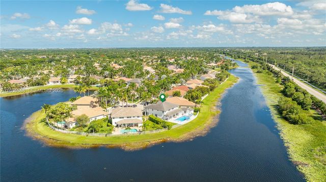 2505 Hunters Run Way, Weston, FL 33327