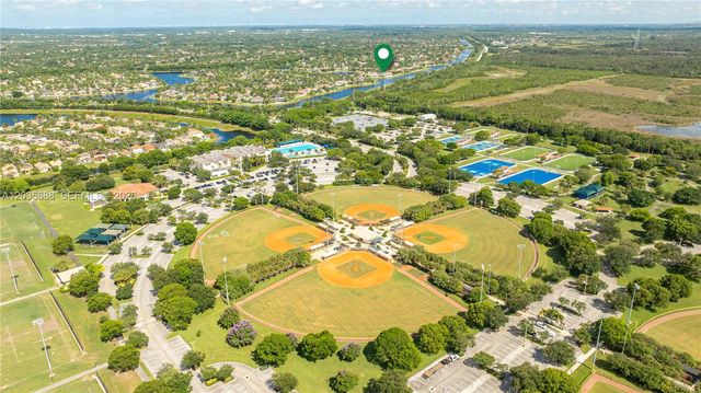 2505 Hunters Run Way, Weston, FL 33327