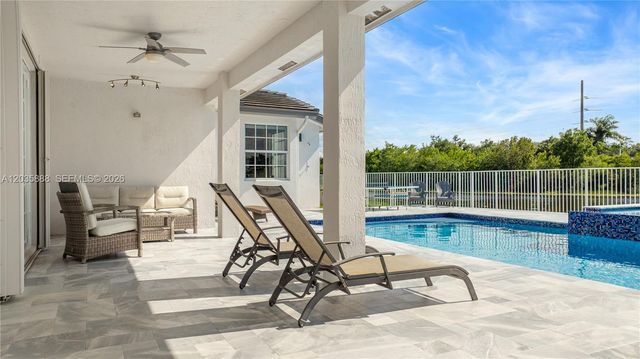 2505 Hunters Run Way, Weston, FL 33327