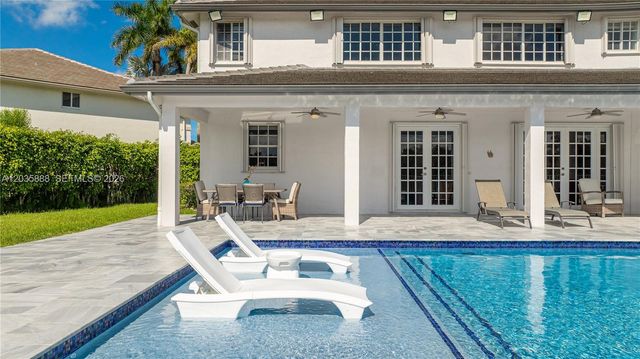 2505 Hunters Run Way, Weston, FL 33327