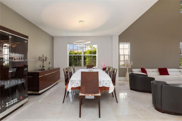 2505 Hunters Run Way, Weston, FL 33327