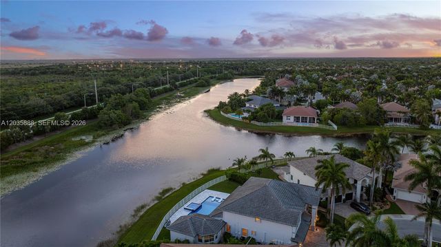 2505 Hunters Run Way, Weston, FL 33327