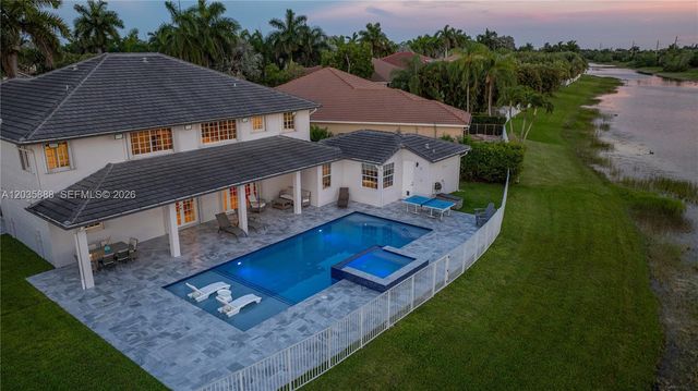 2505 Hunters Run Way, Weston, FL 33327