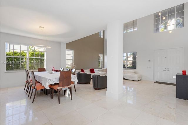 2505 Hunters Run Way, Weston, FL 33327